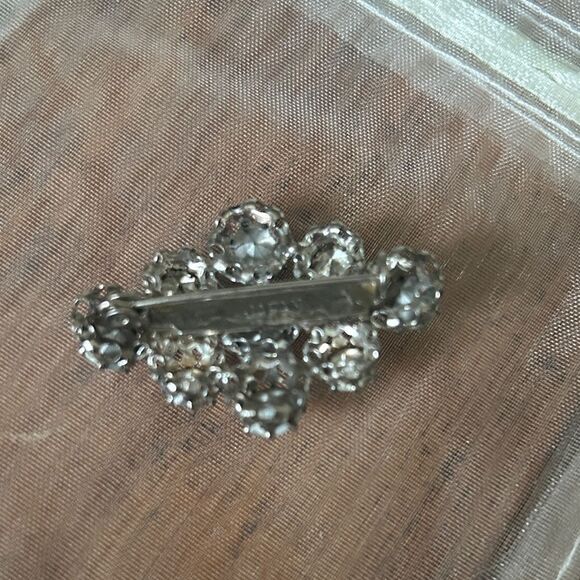 Vintage Elegant Silver Crystal Cluster Brooch Japan - Picture 3 of 4